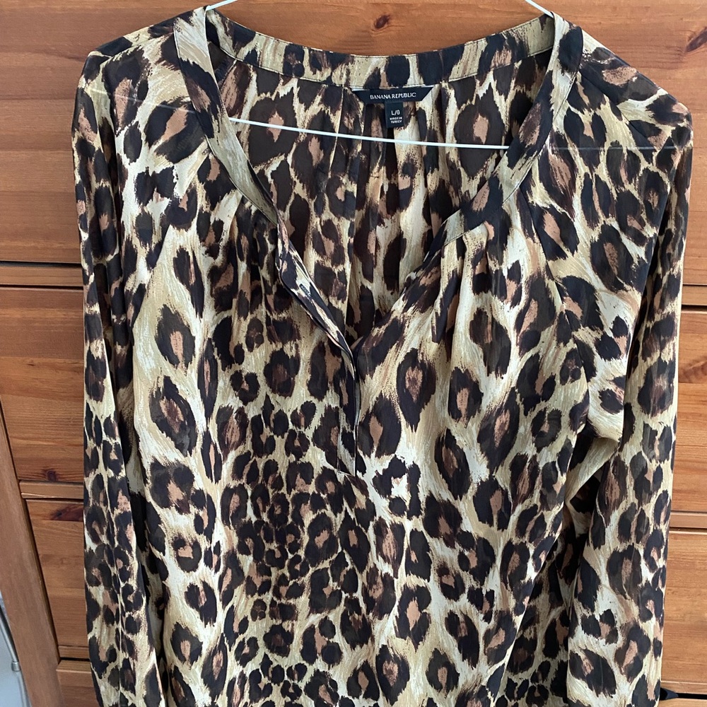 Banana Republic Leapord print blouse